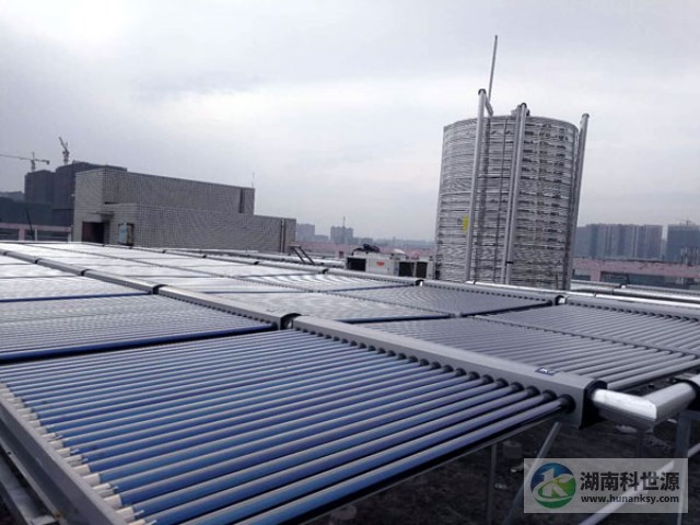 長沙縣凱舟科技職業(yè)培訓學校太陽能熱水系統(tǒng)工程